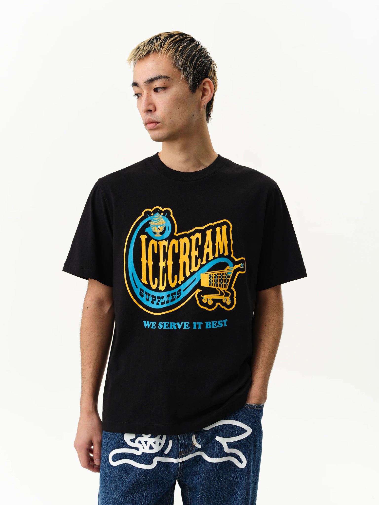 CONVENIENCE STORE T-SHIRT - BLACK